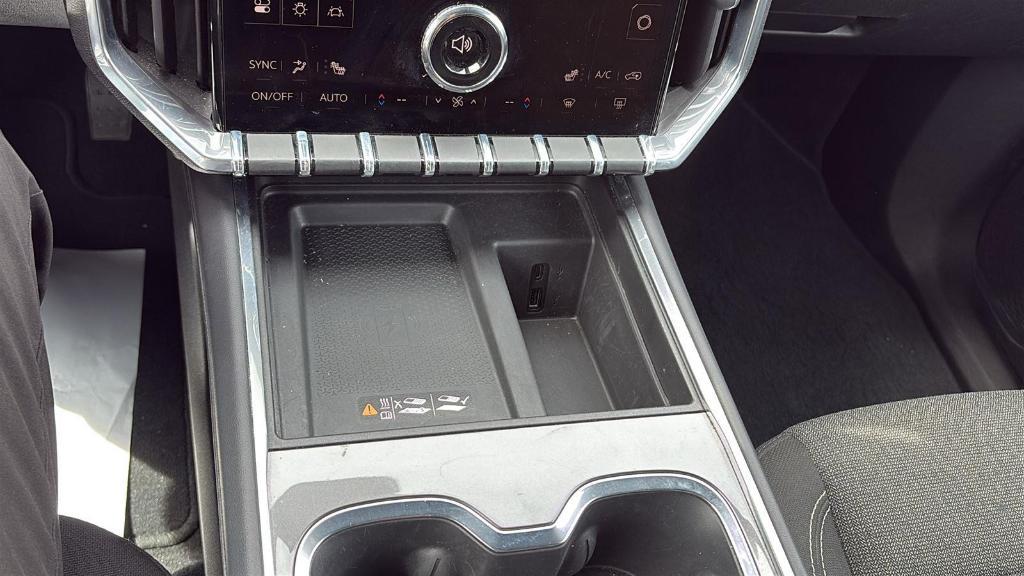 used 2025 GMC Acadia car, priced at $34,999