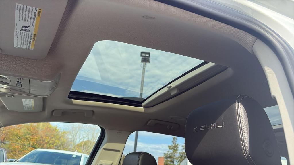 used 2022 GMC Acadia car, priced at $27,999