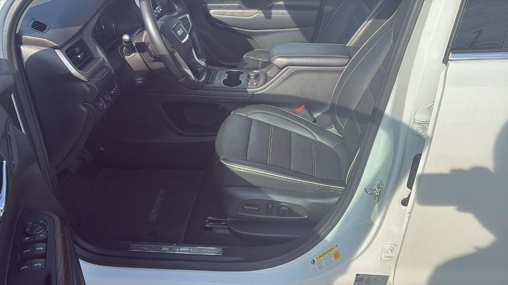 used 2022 GMC Acadia car, priced at $27,999