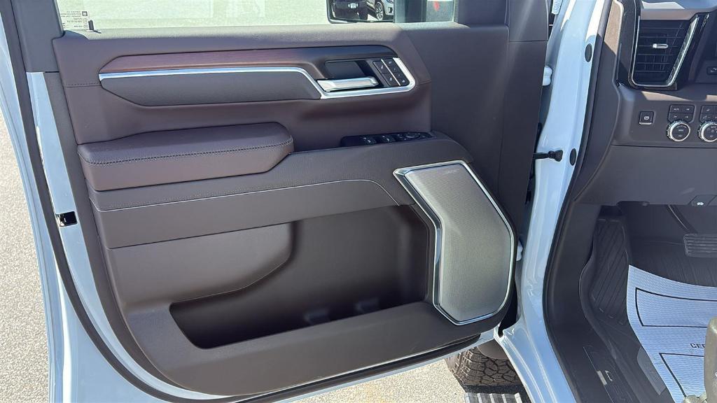 new 2026 GMC Sierra 2500 car, priced at $88,225