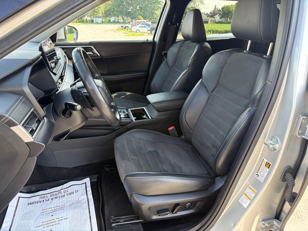 used 2024 Mitsubishi Outlander car, priced at $24,298