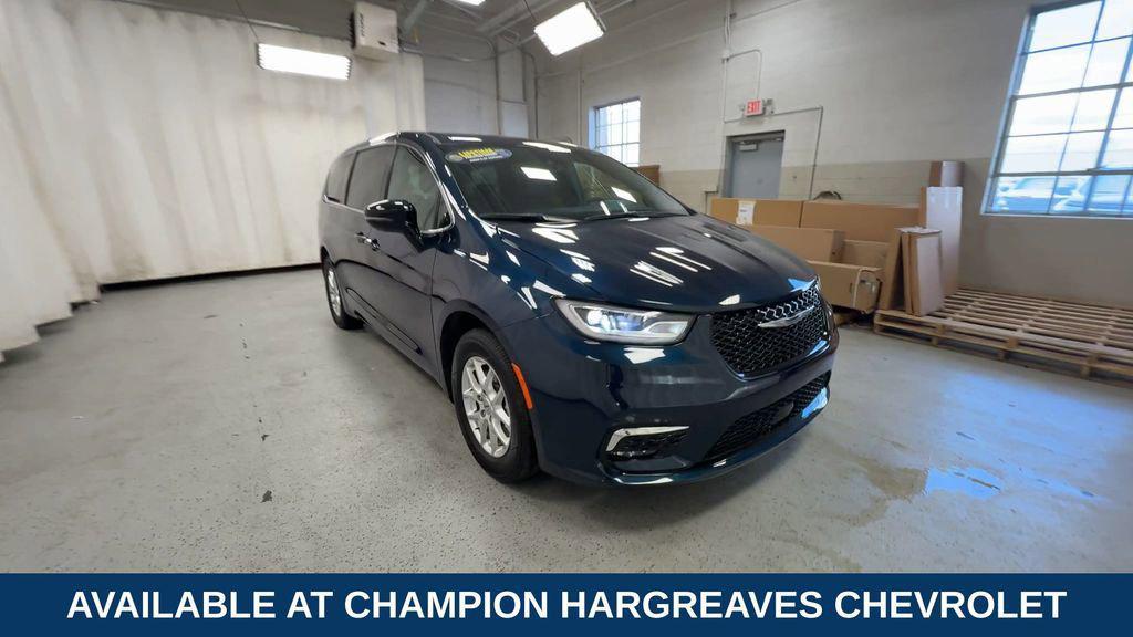 used 2025 Chrysler Pacifica car, priced at $29,249