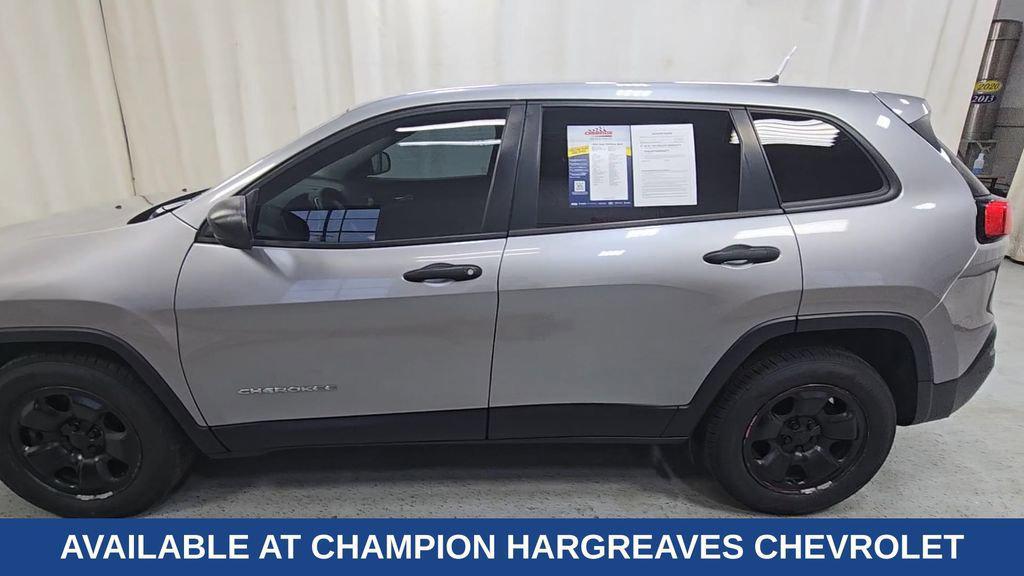 used 2016 Jeep Cherokee car, priced at $7,999