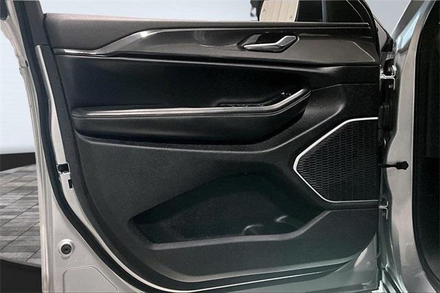 used 2022 Jeep Grand Cherokee car, priced at $22,834