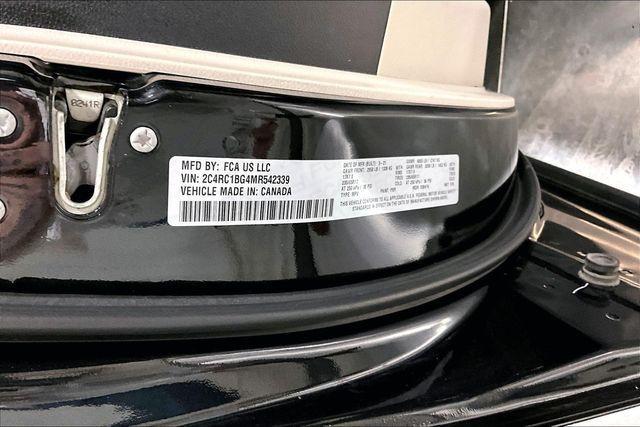 used 2021 Chrysler Pacifica car, priced at $15,366
