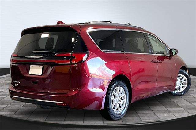 used 2022 Chrysler Pacifica car, priced at $20,686