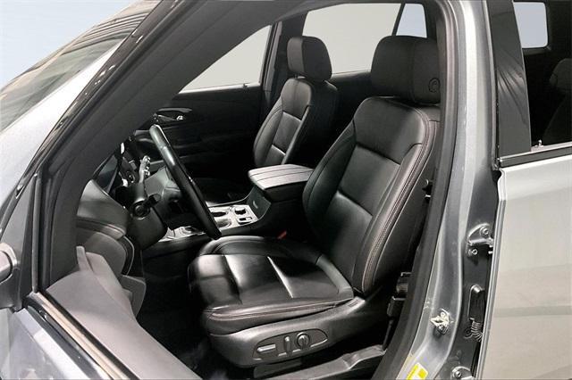used 2023 Chevrolet Traverse car, priced at $31,084