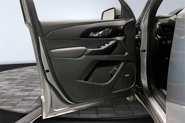 used 2023 Chevrolet Traverse car, priced at $31,084