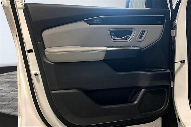 used 2023 Honda Pilot car, priced at $29,587