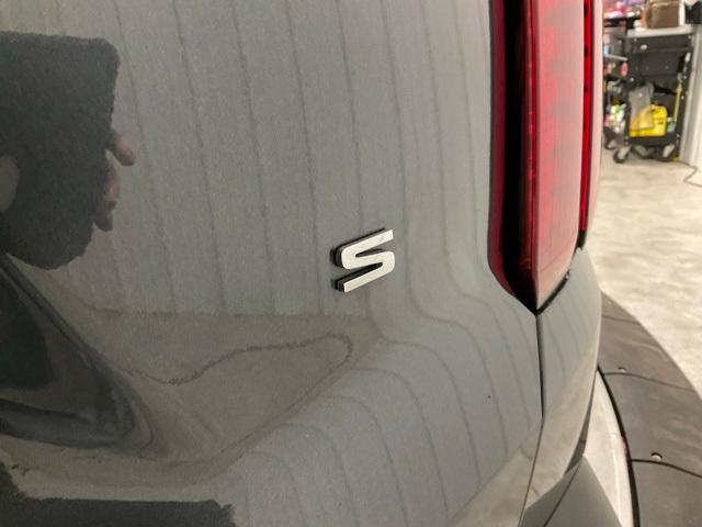used 2021 Kia Sorento car, priced at $16,120