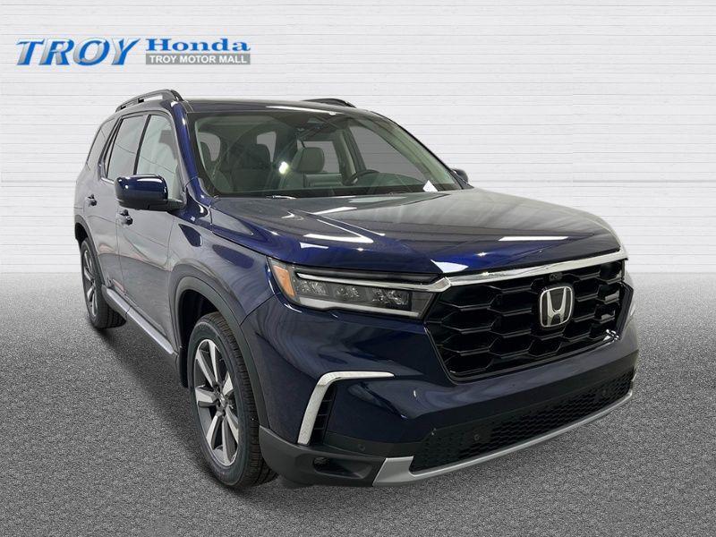 new 2025 Honda Pilot car, priced at $49,595
