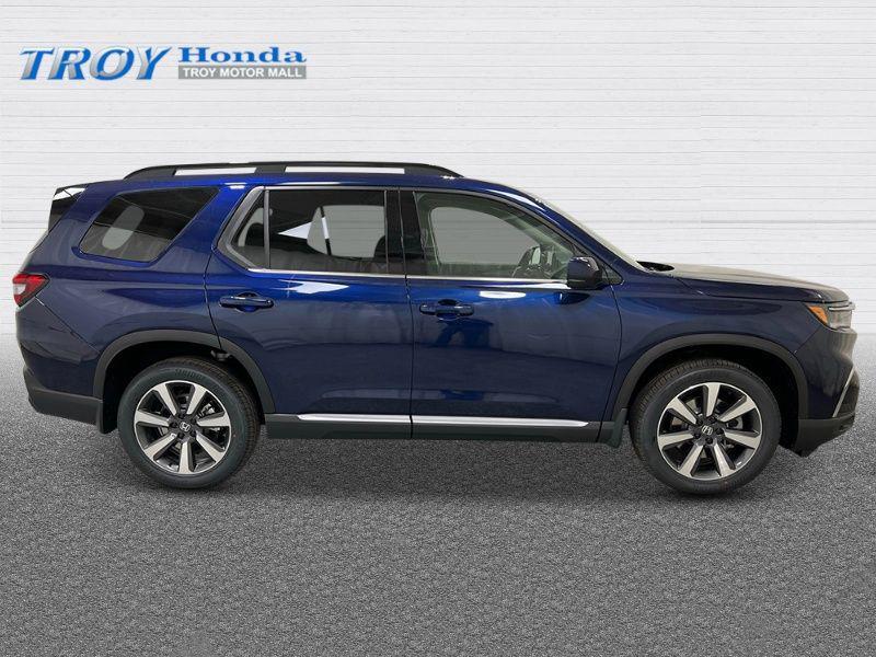 new 2025 Honda Pilot car, priced at $49,595