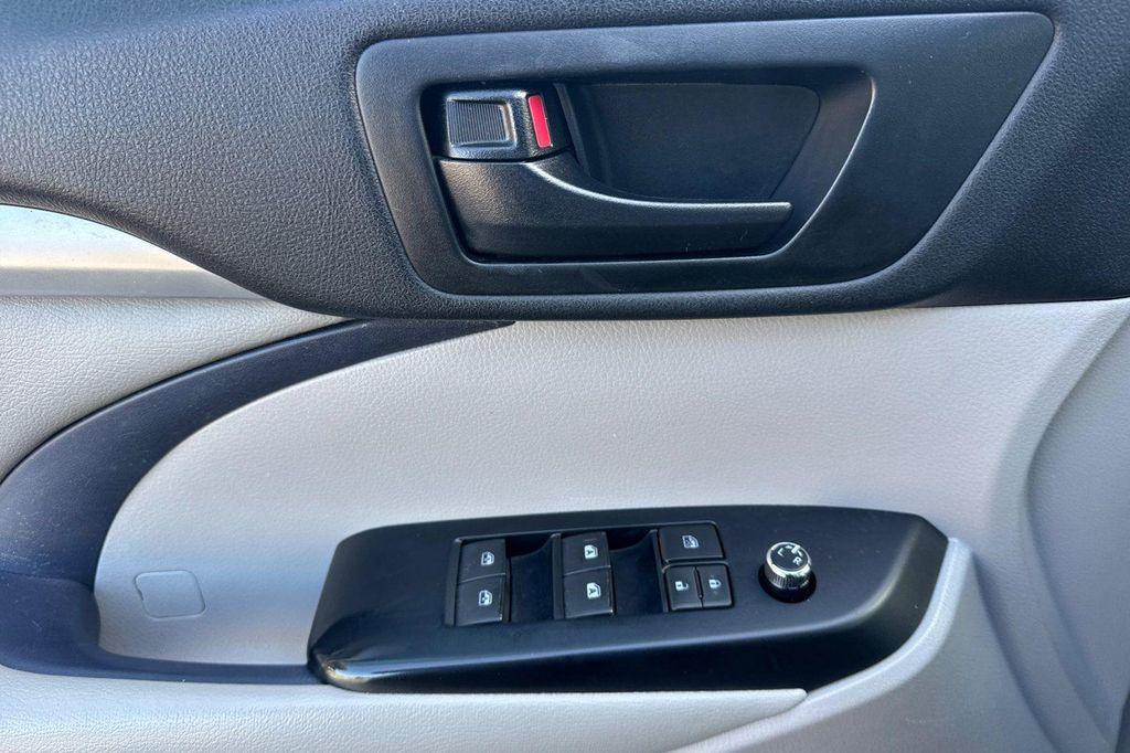 used 2019 Toyota Highlander car, priced at $23,991