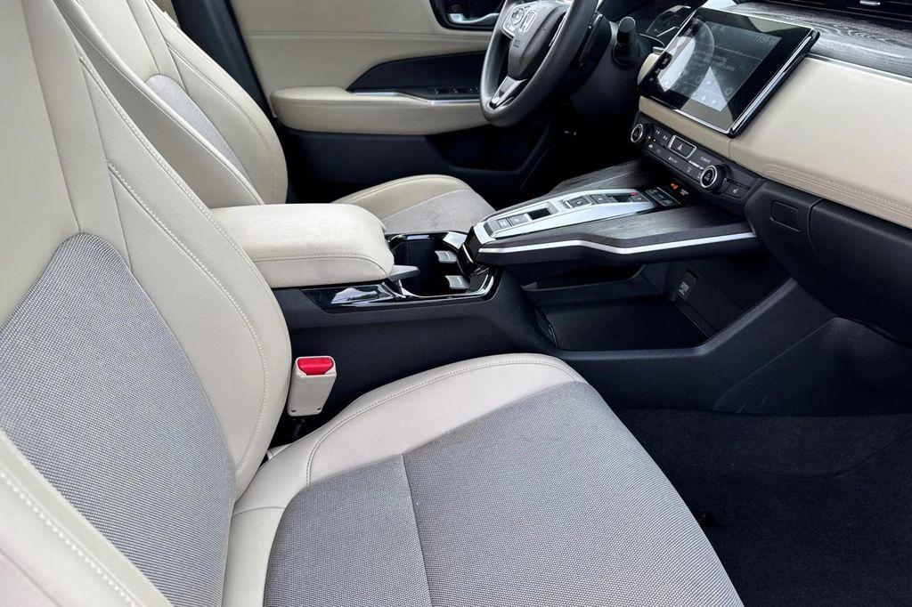 used 2018 Honda Clarity Plug-In Hybrid car, priced at $15,992