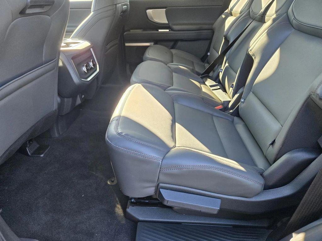 new 2025 Ford Expedition car, priced at $73,435