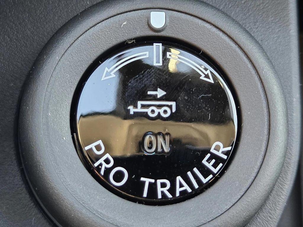 new 2025 Ford Expedition car, priced at $73,435