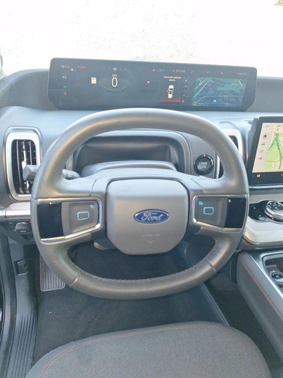 used 2025 Ford Expedition car, priced at $58,991