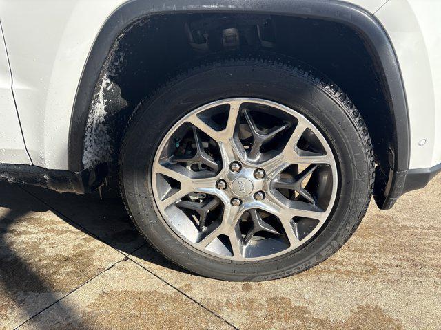 used 2022 Jeep Grand Cherokee car, priced at $29,974