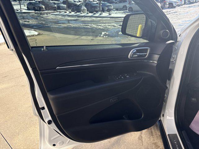 used 2022 Jeep Grand Cherokee car, priced at $29,974