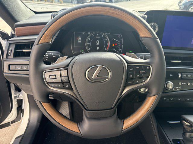 new 2025 Lexus ES 350 car, priced at $52,715