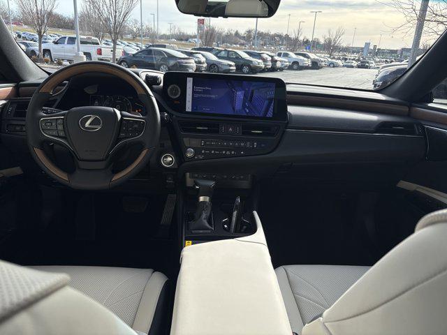 new 2025 Lexus ES 350 car, priced at $52,715
