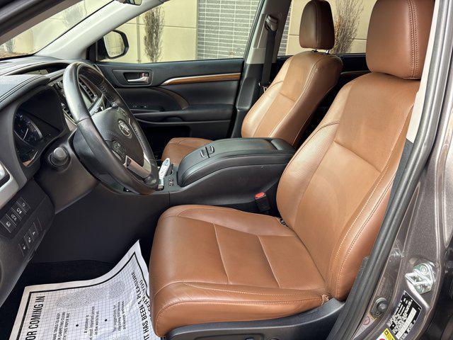 used 2019 Toyota Highlander car, priced at $29,014