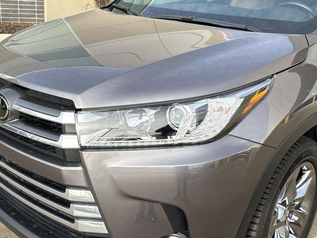 used 2019 Toyota Highlander car, priced at $29,014