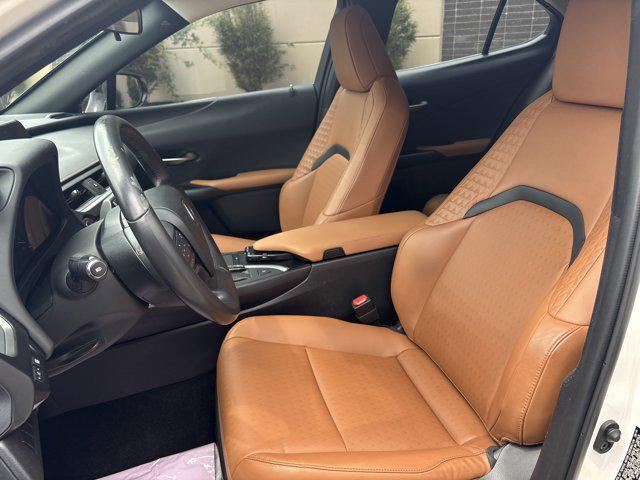 2019 Eminent White Pearl Lexus UX 200