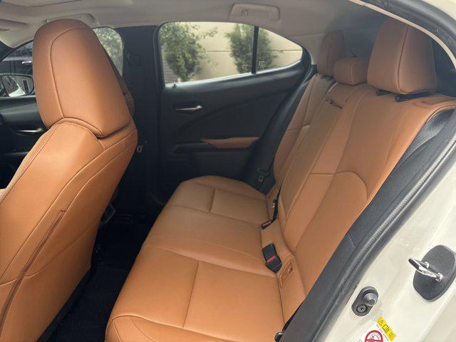 2019 Eminent White Pearl Lexus UX 200