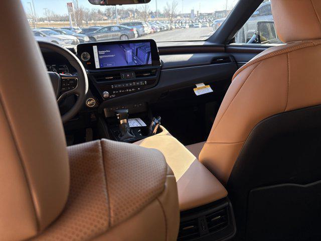 new 2025 Lexus ES 350 car, priced at $47,115