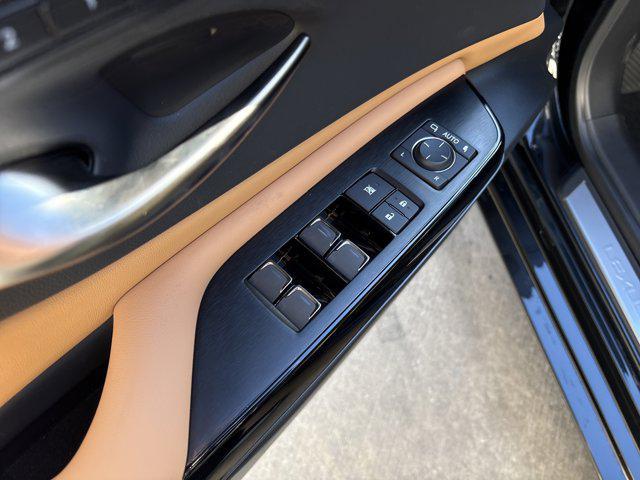 new 2025 Lexus ES 350 car, priced at $47,115