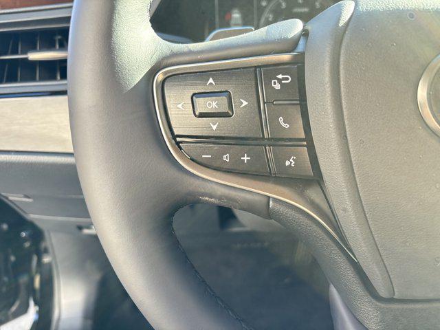 new 2025 Lexus ES 350 car, priced at $47,115