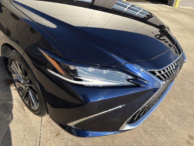 new 2025 Lexus ES 350 car, priced at $53,940
