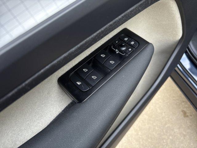 used 2022 Volvo XC40 car, priced at $23,297