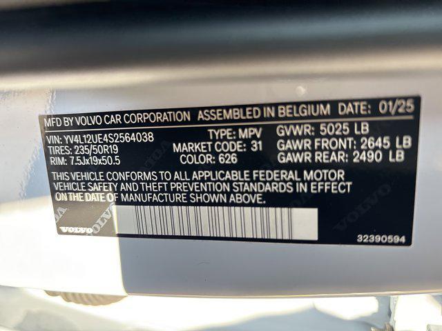 used 2025 Volvo XC40 car, priced at $31,899