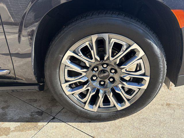 used 2023 GMC Yukon car, priced at $73,155