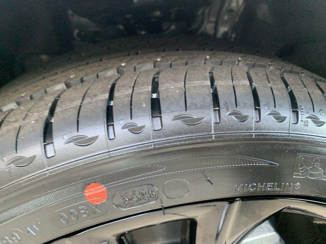 new 2025 Lexus ES 350 car, priced at $53,745