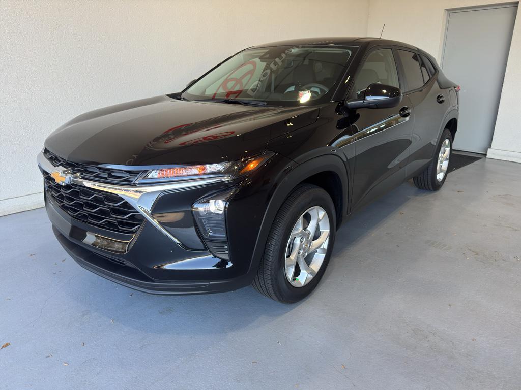 used 2025 Chevrolet Trax car, priced at $24,959