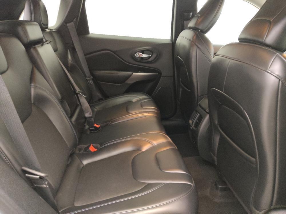 used 2020 Jeep Cherokee car, priced at $19,195