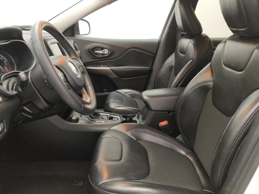 used 2020 Jeep Cherokee car, priced at $19,195