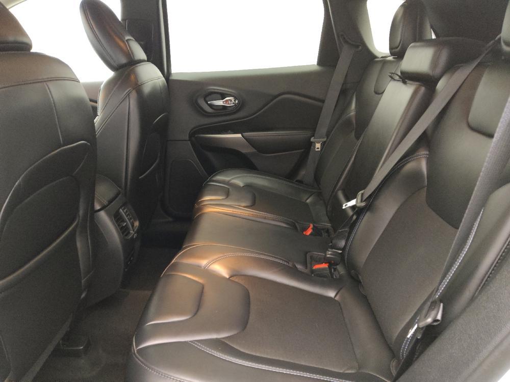 used 2020 Jeep Cherokee car, priced at $19,195