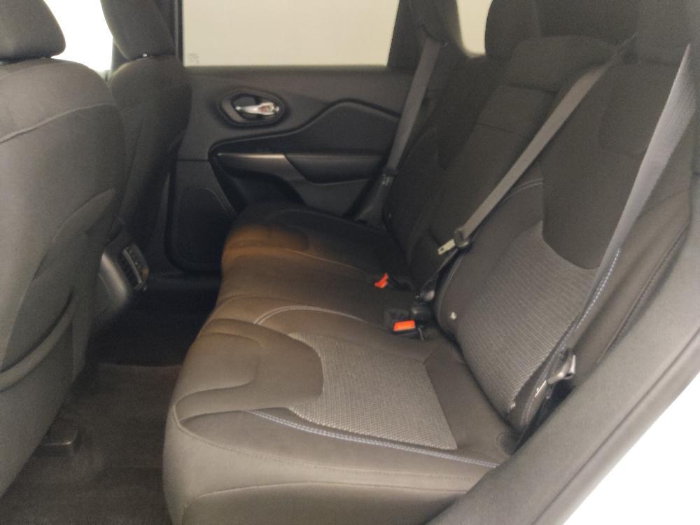 used 2019 Jeep Cherokee car, priced at $16,095