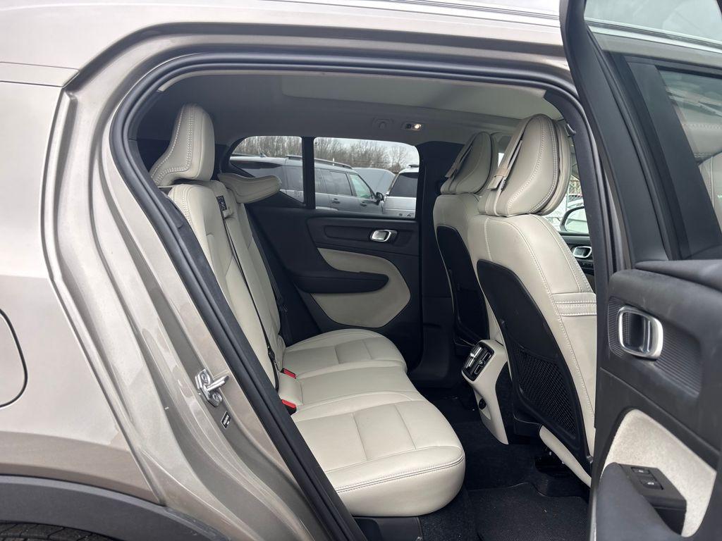 used 2021 Volvo XC40 car, priced at $24,900