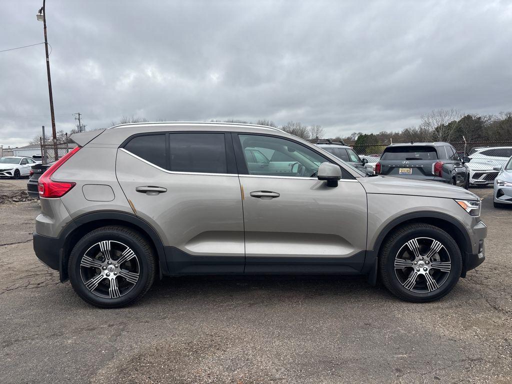 used 2021 Volvo XC40 car, priced at $24,900