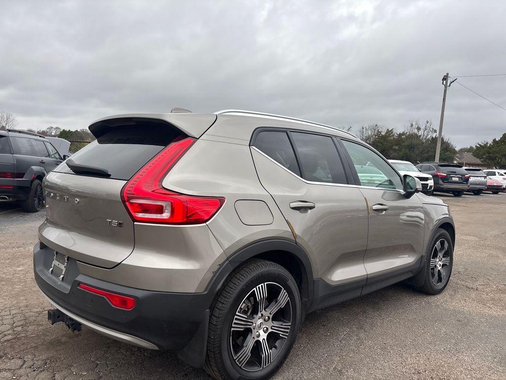 used 2021 Volvo XC40 car, priced at $24,900