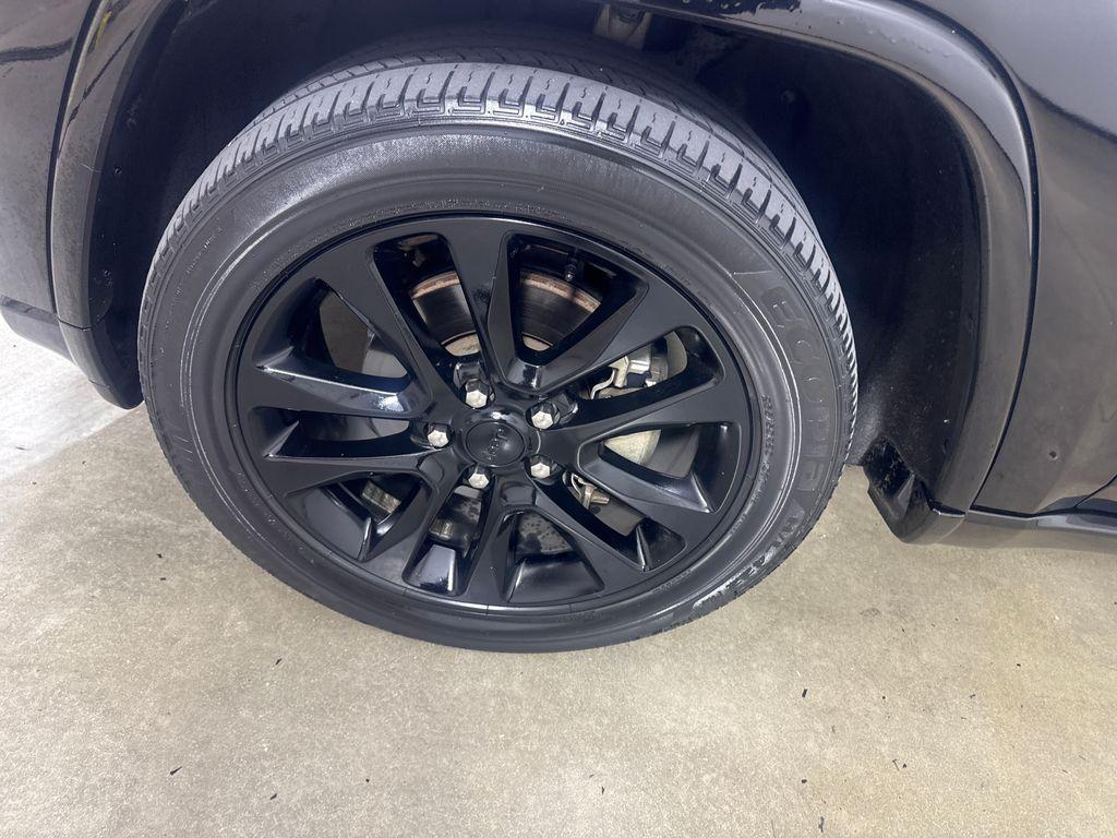 used 2018 Jeep Grand Cherokee car, priced at $17,900