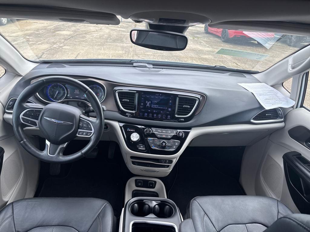 2018 Bright White Clearcoat Chrysler Pacifica