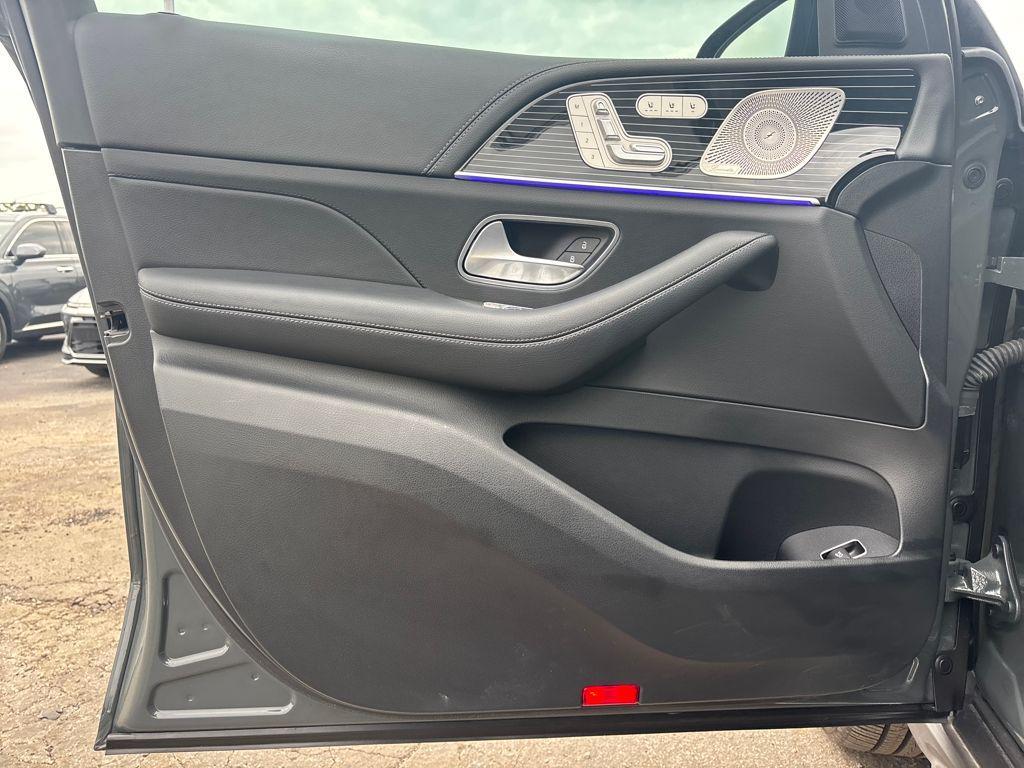 used 2025 Mercedes-Benz GLE 350 car, priced at $60,000