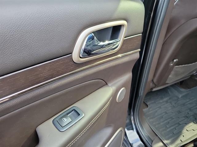 used 2017 Jeep Grand Cherokee car, priced at $17,997