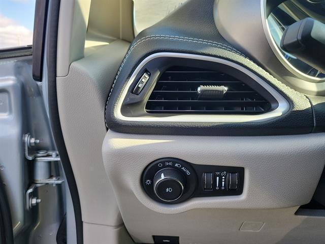 used 2023 Chrysler Pacifica car, priced at $31,997